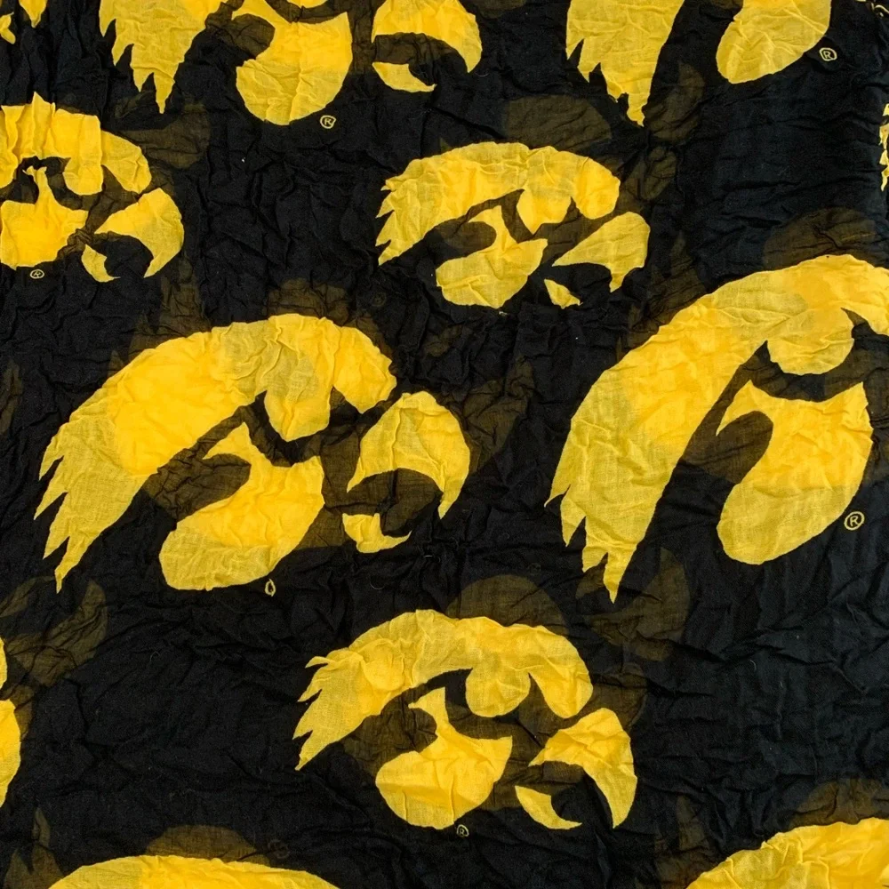 ZOOZATZ Iowa Hawkeye Scarf